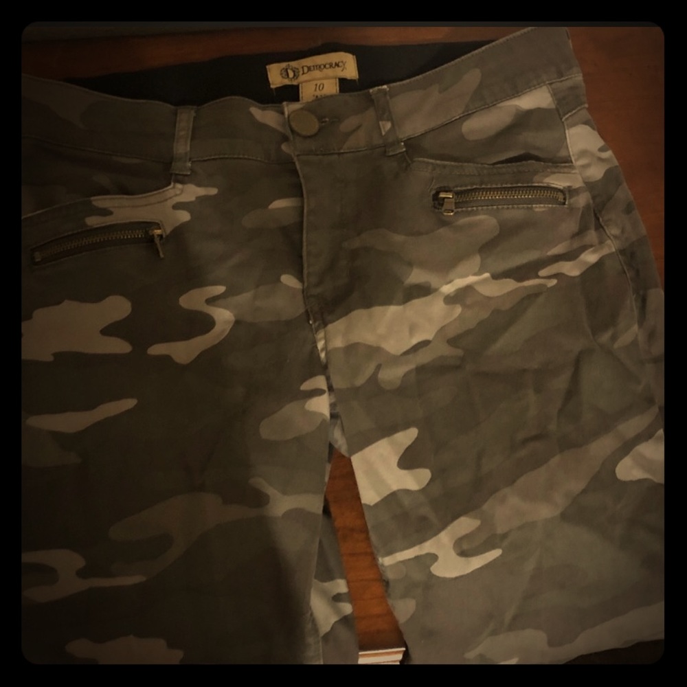 Camo skinny pants